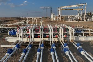 Suriye’nin doğusundaki Deyrizor ilinde bulunan El-Ömer petrol sahasının bir bölümü.